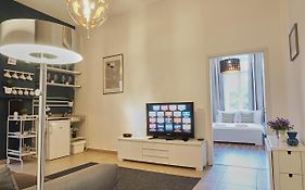 Onyx Apartment